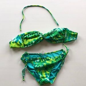 Victoria’s Secret bikini